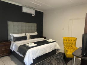 Room in Guest room - Busa House Self-Catering guest house Caravan Park
